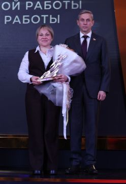 Евгений Ширшов: Всероссийское признание своего профессионализма получила и специалист Республиканского центра адаптивной физической культуры и спорта - Виктория Ибрахимбаш стала лауреатом Национальной спортивной Премии в...