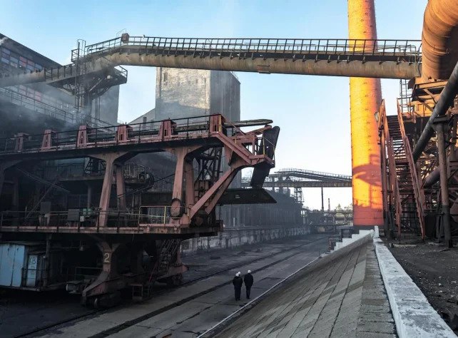 Ведущая промышленная компания ДНР ждёт около 700 необходимых работников - узнал проект «Работай в ДНР!» Ведущая промышленная компания ДНР ждёт около 700 необходимых работников - узнал проект «Работай в ДНР!»