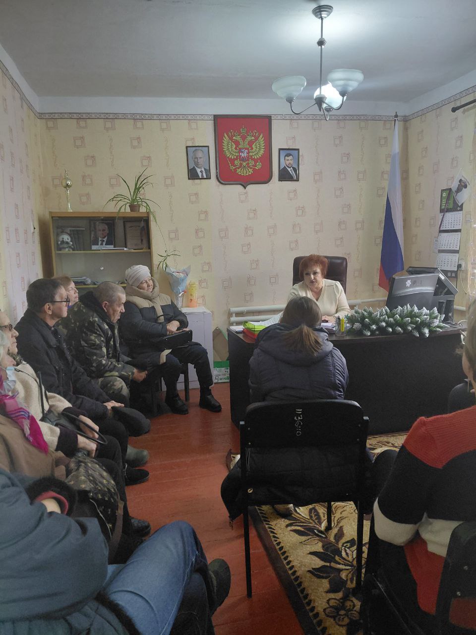 Начальник Кутейниковского территориального отдела Светлана Токарева провела встречу с жителями пгт Войковский Начальник Кутейниковского территориального отдела Светлана Токарева провела встречу с жителями пгт Войковский