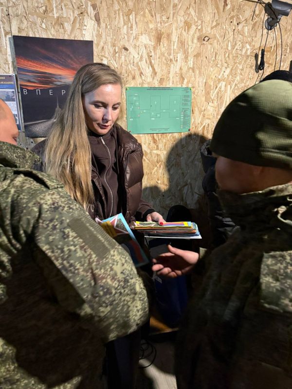 В честь празднования Дня Героев Отечества в одной из воинских частей прошёл особенный концерт «Для Вас, Герои!» В честь празднования Дня Героев Отечества в одной из воинских частей прошёл особенный концерт «Для Вас, Герои!»