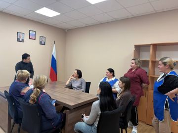 Сегодня состоялась встреча исполняющего обязанности начальника Староигнатьевского территориального отдела Администрации округа с трудовым коллективом Староигнатьевской школы