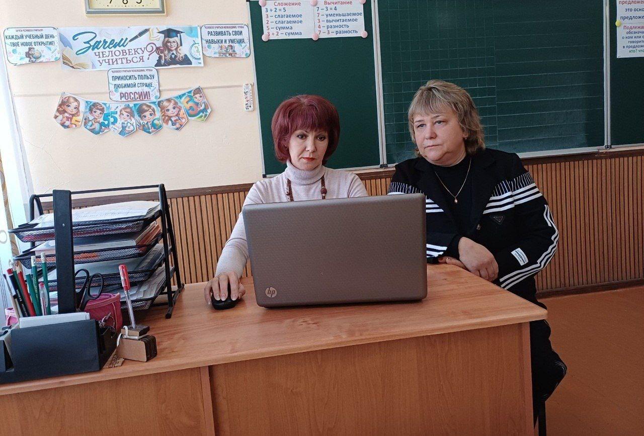 Александр Шатов: Педагоги Сахалина и Шахтерска обсудили преподавание творчества местных авторов Александр Шатов: Педагоги Сахалина и Шахтерска обсудили преподавание творчества местных авторов