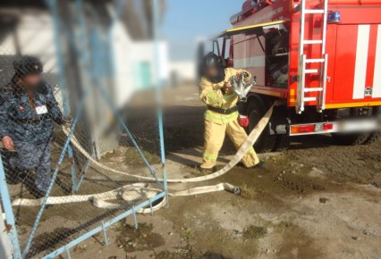 Сотрудники ИК-13 провели цикл пожарных учений