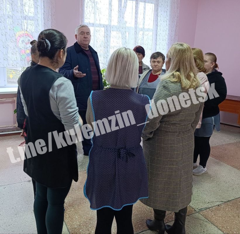 Сегодня состоялась встреча заместителя главы администрации г. о. Донецк с трудовым коллективом Школы № 101 им. Героя Советского Союза А. А. Удодова в Петровском районе Сегодня состоялась встреча заместителя главы администрации г. о. Донецк с трудовым коллективом Школы № 101 им. Героя Советского Союза А. А. Удодова в Петровском районе