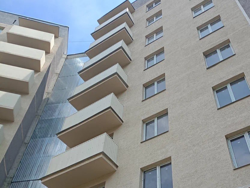 В Мариуполе возвращён к жизни еще один разрушенный дом В Мариуполе возвращён к жизни еще один разрушенный дом