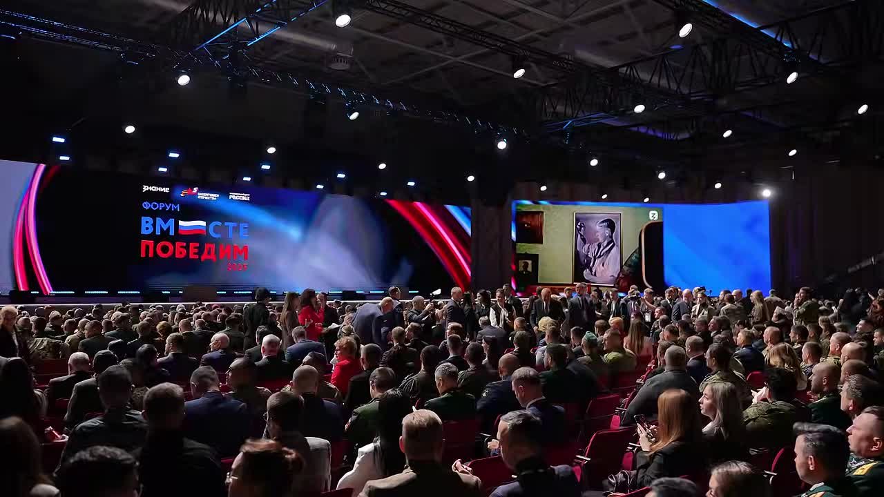 «Мы действительно Вместе Победим!» — уверен ветеран СВО Роман Картамышев, который сейчас представляет Донецкую Народную Республику на форуме «Вместе победим!»