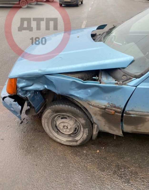 ДТП произошло на пр. Ленинградском в Мариуполе ДТП произошло на пр. Ленинградском в Мариуполе