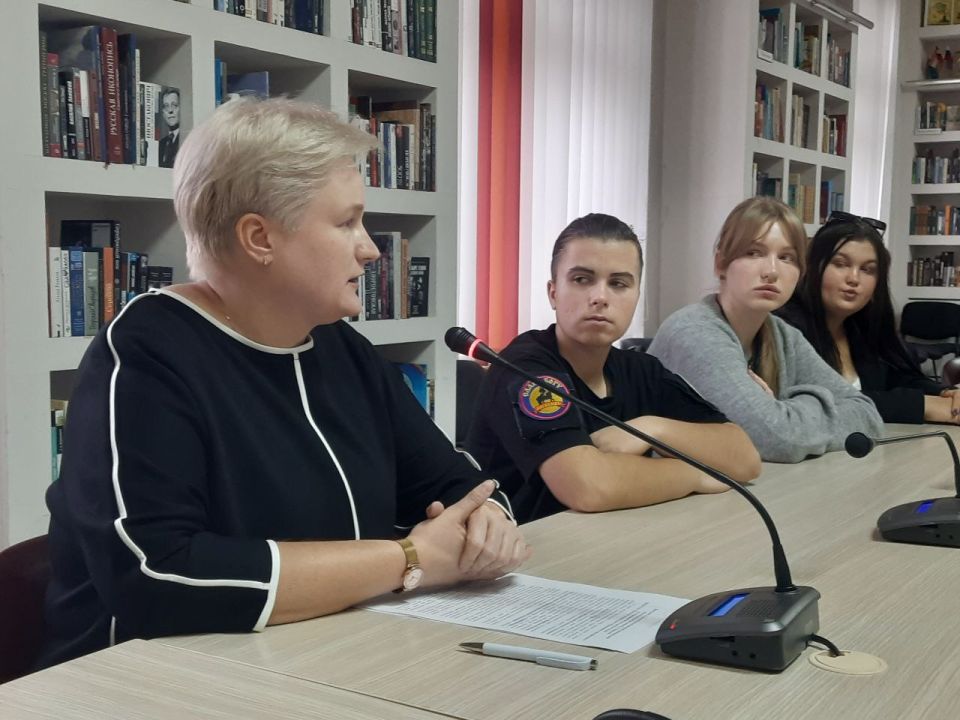 Донецкая епархия выступила инициатором широкого обсуждения проблемы сквернословия в обществе: в Донецке и Макеевке прошли масштабные форумы с участием представителей традиционных конфессий, науки и молодёжи Донецкая епархия выступила инициатором широкого обсуждения проблемы сквернословия в обществе: в Донецке и Макеевке прошли масштабные форумы с участием представителей традиционных конфессий, науки и молодёжи