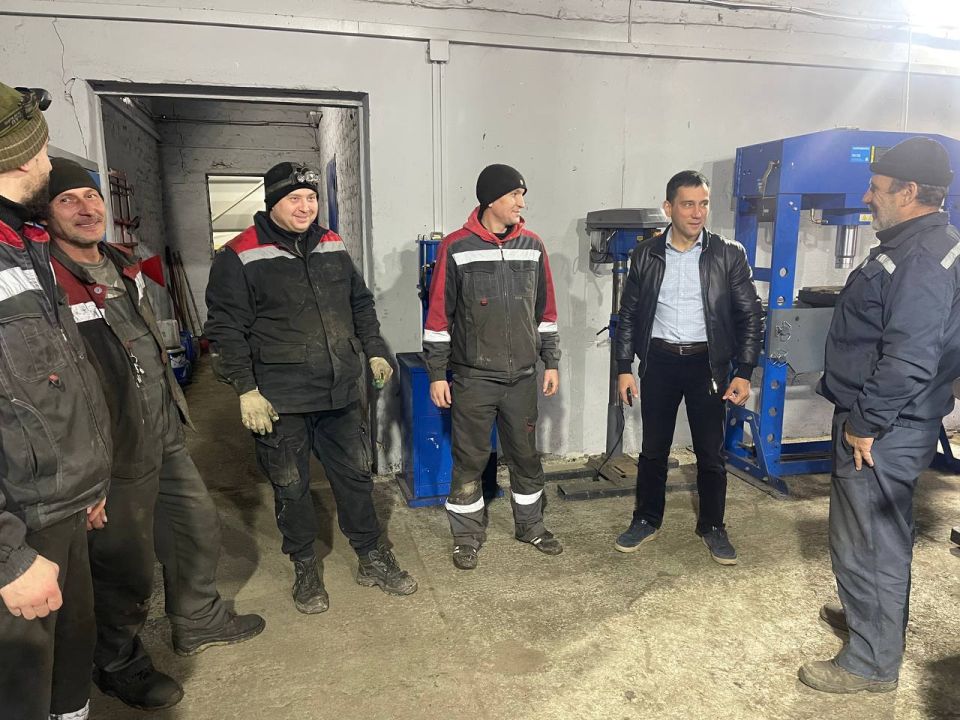 Денис Машков: По поручению Дениса Владимировича Пушилина продолжаем с коллегами проводить сходы граждан и встречи с трудовыми коллективами Денис Машков: По поручению Дениса Владимировича Пушилина продолжаем с коллегами проводить сходы граждан и встречи с трудовыми коллективами