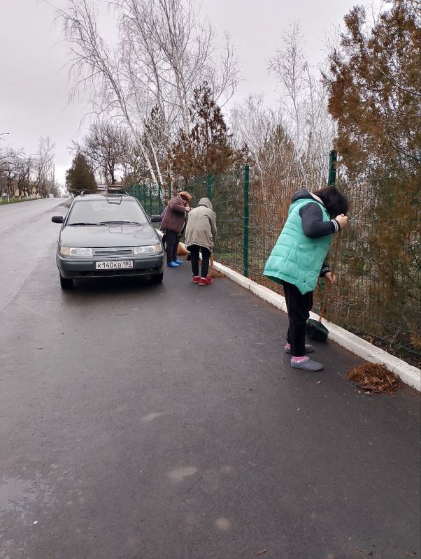 Наталья Великодная: Сегодня, 11 декабря, несмотря на сырую погоду, в рамках партийного проекта Единой России "Городская среда", а также традиционной экологической акции «Чистый четверг» жители населенных пунктов... Наталья Великодная: Сегодня, 11 декабря, несмотря на сырую погоду, в рамках партийного проекта Единой России "Городская среда", а также традиционной экологической акции «Чистый четверг» жители населенных пунктов...