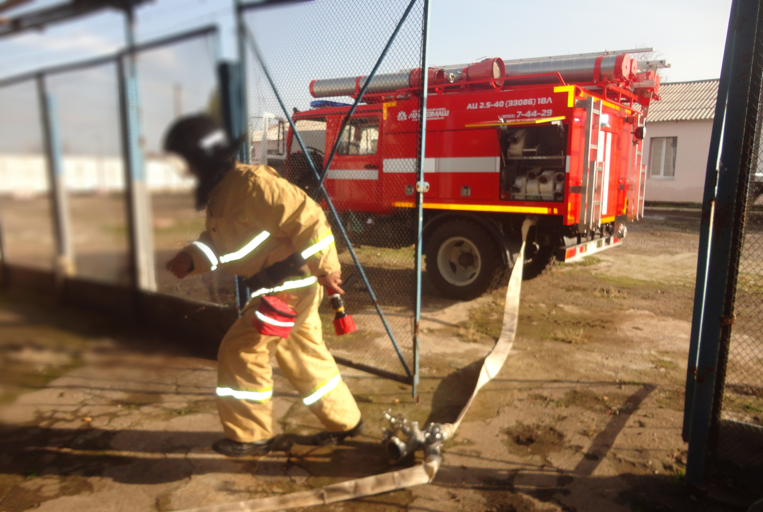 Сотрудники ИК-13 провели цикл пожарных учений Сотрудники ИК-13 провели цикл пожарных учений