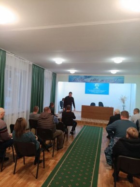 Сегодня Первый заместитель Главы Администрации Тельмановского округа провёл встречу с трудовым коллективом "Вода Донбасса"