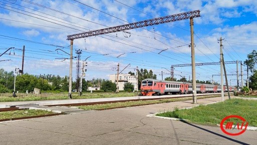 Вниманию пассажиров! С 14 по 31 декабря назначаются пригородные поезда сообщением Ясиноватая–Макеевка–Ясиноватая и продлевается маршрут пригородным поездам сообщением Ясиноватая–Донецк–Ясиноватая