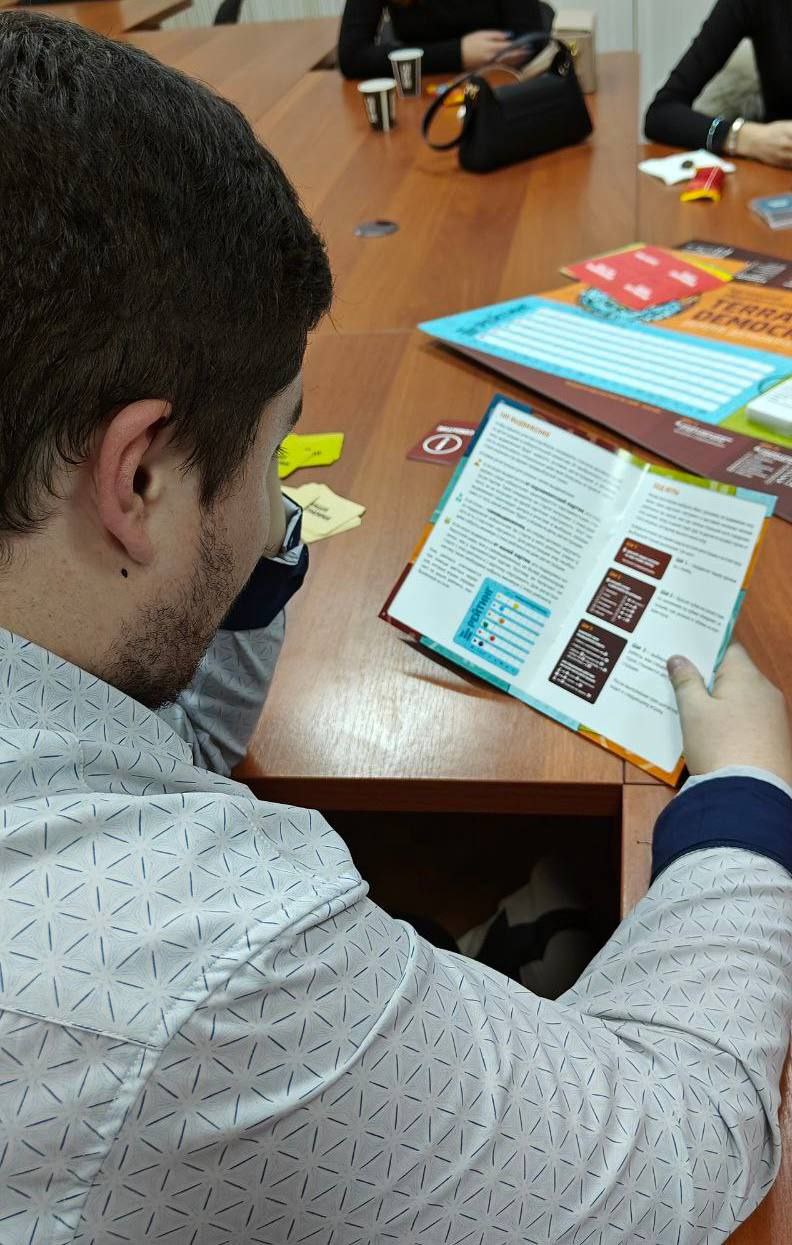 Прошедшее заседание Молодежного общественного совета при Избирательной комиссии ДНР стало настоящим погружением в мир выборов, ответственности и демократических решений Прошедшее заседание Молодежного общественного совета при Избирательной комиссии ДНР стало настоящим погружением в мир выборов, ответственности и демократических решений