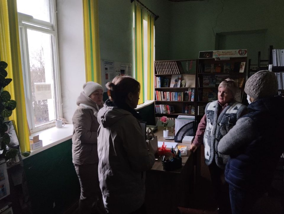 Врио начальника Новокатериновского территориального отдела Осипенко Светлана провела встречу с трудовыми коллективом МБУ «Новокатериновский сельский клуб» села Нокатериновка Врио начальника Новокатериновского территориального отдела Осипенко Светлана провела встречу с трудовыми коллективом МБУ «Новокатериновский сельский клуб» села Нокатериновка