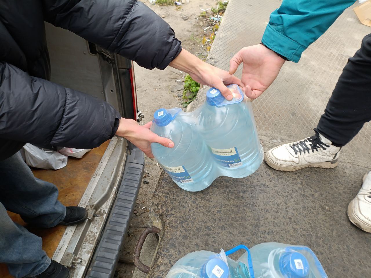 Активистами Дома молодёжи | Волноваха приняли участие в важной гуманитарной миссии в Волновахском пункте временного размещения (ПВР)