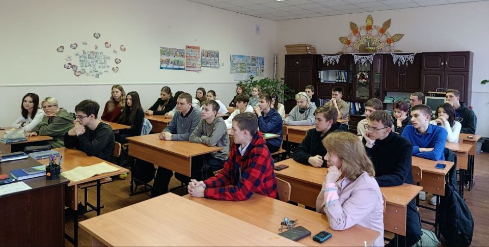 Наталья Бегуненко: Сегодня в Петровском районе в рамках реализации проекта «Моя карьера» партии «Единая Россия» состоялась встреча депутата Донецкого городского совета Константина Перкова и управляющего делами Управы... Наталья Бегуненко: Сегодня в Петровском районе в рамках реализации проекта «Моя карьера» партии «Единая Россия» состоялась встреча депутата Донецкого городского совета Константина Перкова и управляющего делами Управы...