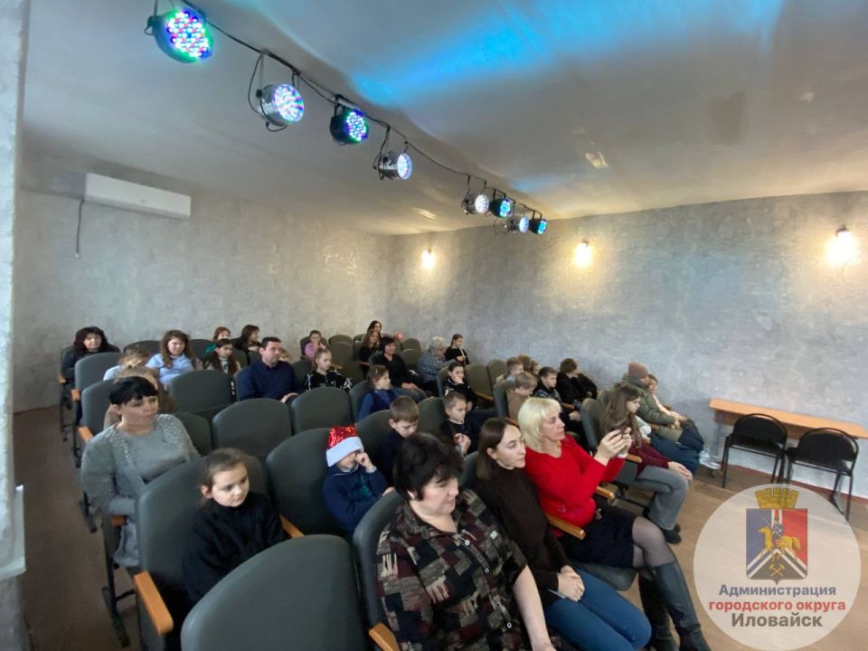 Денис Зубов: Сегодня в МБУДО «Детская школа искусств» состоялся концерт пианиста, певца, композитора – «российского короля рок-н-ролла» Дениса Мажукова Денис Зубов: Сегодня в МБУДО «Детская школа искусств» состоялся концерт пианиста, певца, композитора – «российского короля рок-н-ролла» Дениса Мажукова
