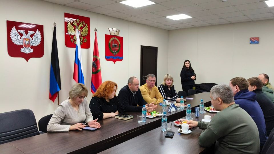 Деловое сотрудничество и детские улыбки: итоги встречи Волновахи и Нового Уренгоя Деловое сотрудничество и детские улыбки: итоги встречи Волновахи и Нового Уренгоя