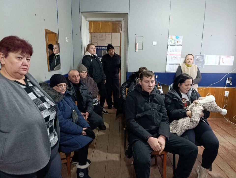 В селе Дмитровка прошла встреча с жителями В селе Дмитровка прошла встреча с жителями