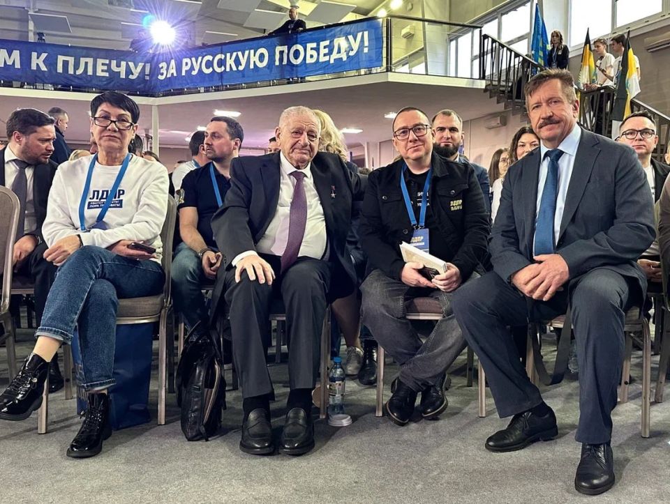 Андрей Крамар: Вместе с присоединившимся к нам Эмилем Яковлевичем продолжаем работу в Подмосковье Андрей Крамар: Вместе с присоединившимся к нам Эмилем Яковлевичем продолжаем работу в Подмосковье