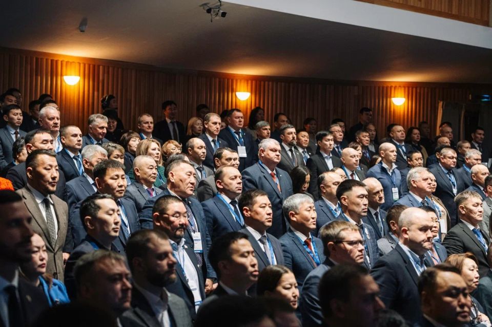 Александр Шатов, глава Шахтёрского муниципального округа, представляет Донецкую Народную Республику на региональных днях III Всероссийского муниципального форума «МАЛАЯ РОДИНА — СИЛА РОССИИ» в Республике Саха (Якутия) Александр Шатов, глава Шахтёрского муниципального округа, представляет Донецкую Народную Республику на региональных днях III Всероссийского муниципального форума «МАЛАЯ РОДИНА — СИЛА РОССИИ» в Республике Саха (Якутия)
