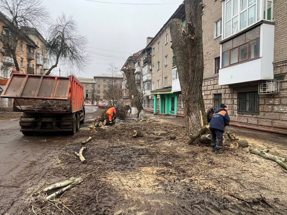Роман Конев: МУНИЦИПАЛЬНОЕ УНИТАРНОЕ ПРЕДПРИЯТИЕ «ПРОСТОР» АДМИНИСТРАЦИИ ГОРОДСКОГО ОКРУГА ГОРЛОВКА ДОНЕЦКОЙ НАРОДНОЙ РЕСПУБЛИКИ Роман Конев: МУНИЦИПАЛЬНОЕ УНИТАРНОЕ ПРЕДПРИЯТИЕ «ПРОСТОР» АДМИНИСТРАЦИИ ГОРОДСКОГО ОКРУГА ГОРЛОВКА ДОНЕЦКОЙ НАРОДНОЙ РЕСПУБЛИКИ