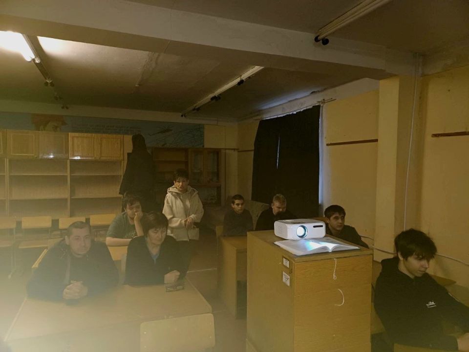 Сегодня в Многопрофильном техникуме прошла встреча со студентами, посвященная теме Росмолодежь.Гранты. Студенты узнали о возможностях получения грантовой поддержки для реализации своих проектов Сегодня в Многопрофильном техникуме прошла встреча со студентами, посвященная теме Росмолодежь.Гранты. Студенты узнали о возможностях получения грантовой поддержки для реализации своих проектов