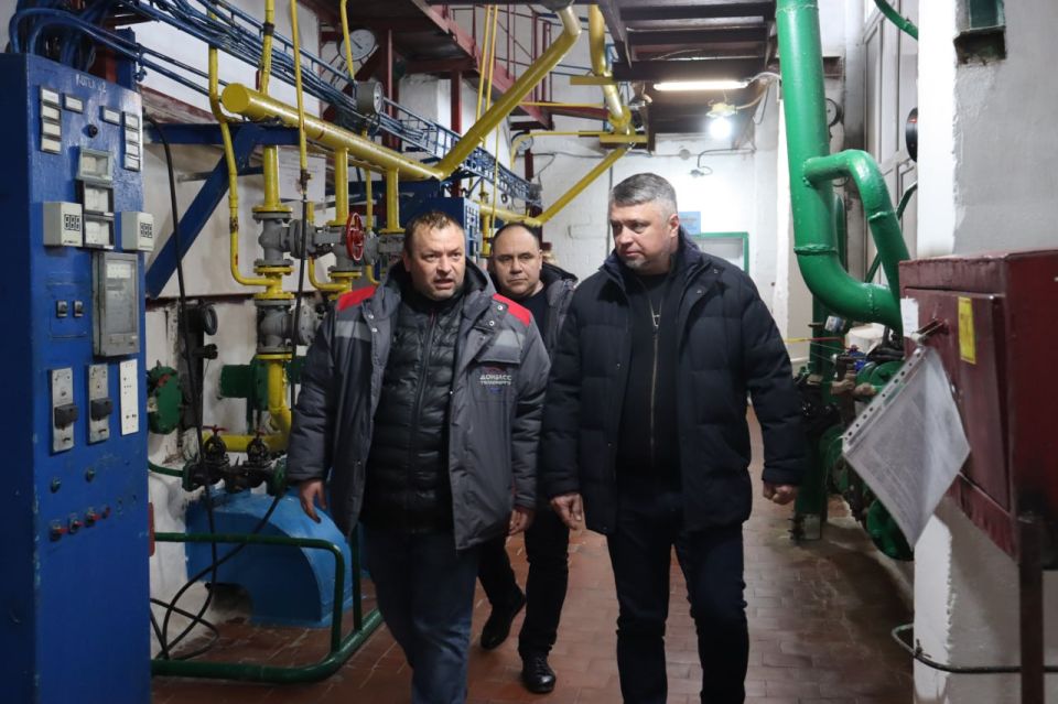 Сергей Полхов посетил котельную в Горняцком районе Макеевки Сергей Полхов посетил котельную в Горняцком районе Макеевки