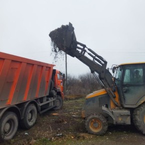 В Кировском ликвидируют стихийные свалки