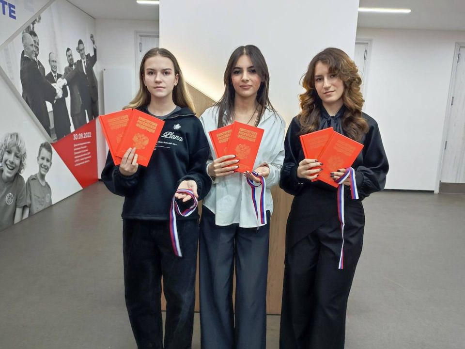 Елена Рязанцева: День Конституции Российской Федерации в Пролетарском районе Елена Рязанцева: День Конституции Российской Федерации в Пролетарском районе