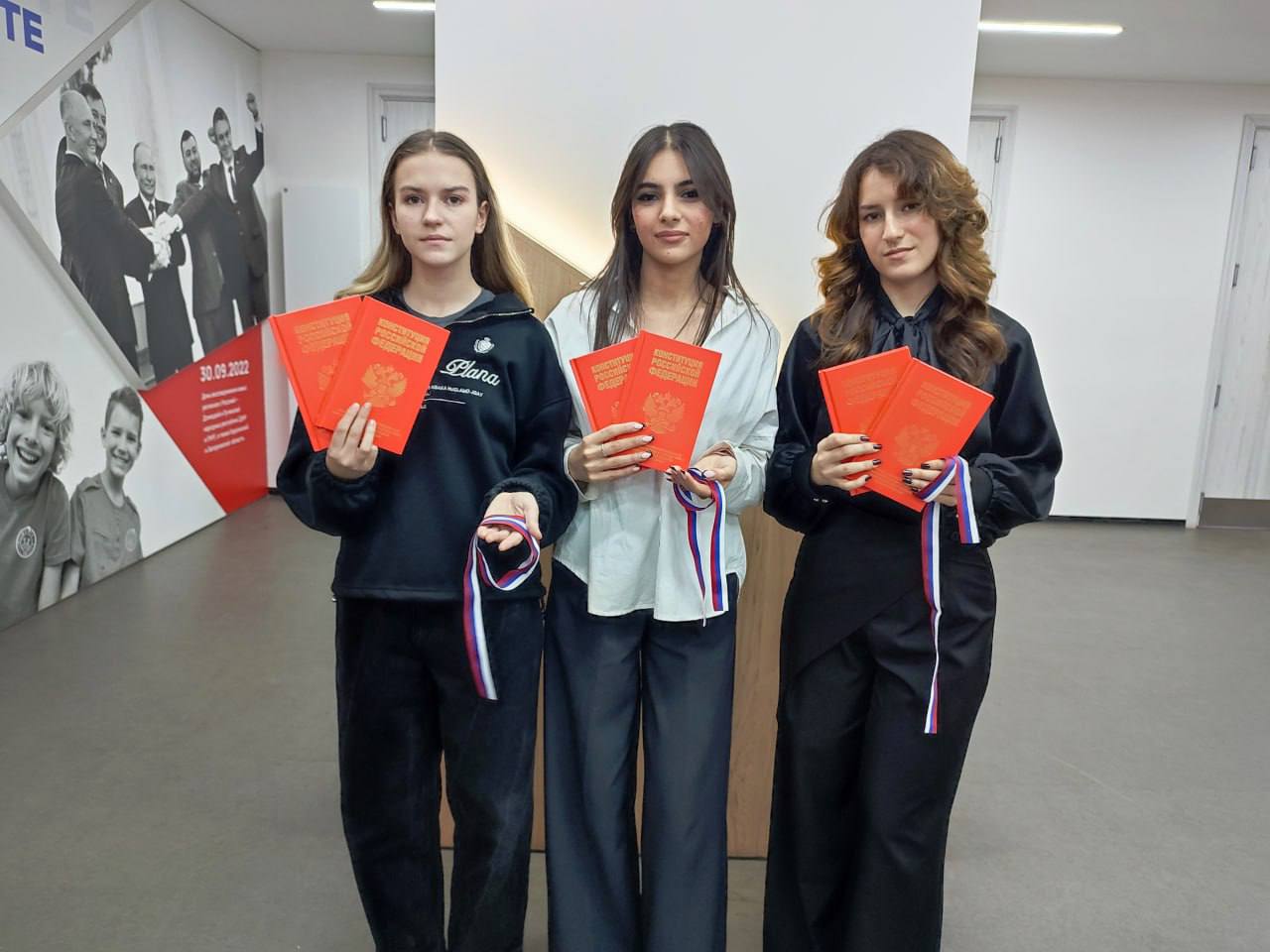 Елена Рязанцева: День Конституции Российской Федерации в Пролетарском районе Елена Рязанцева: День Конституции Российской Федерации в Пролетарском районе