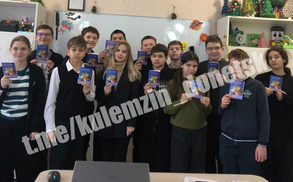 Алексей Кулемзин: 12 декабря – День Конституции Российской Федерации! Алексей Кулемзин: 12 декабря – День Конституции Российской Федерации!