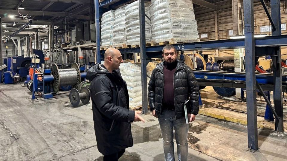 Гурген Малхасян: Сегодня удалось лично познакомиться с работой Макеевского кабельного завода Гурген Малхасян: Сегодня удалось лично познакомиться с работой Макеевского кабельного завода