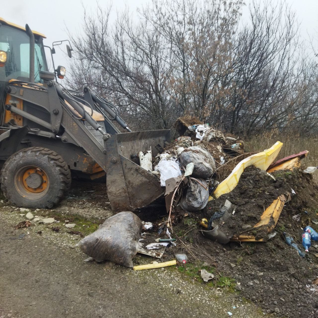 В Кировском ликвидируют стихийные свалки В Кировском ликвидируют стихийные свалки