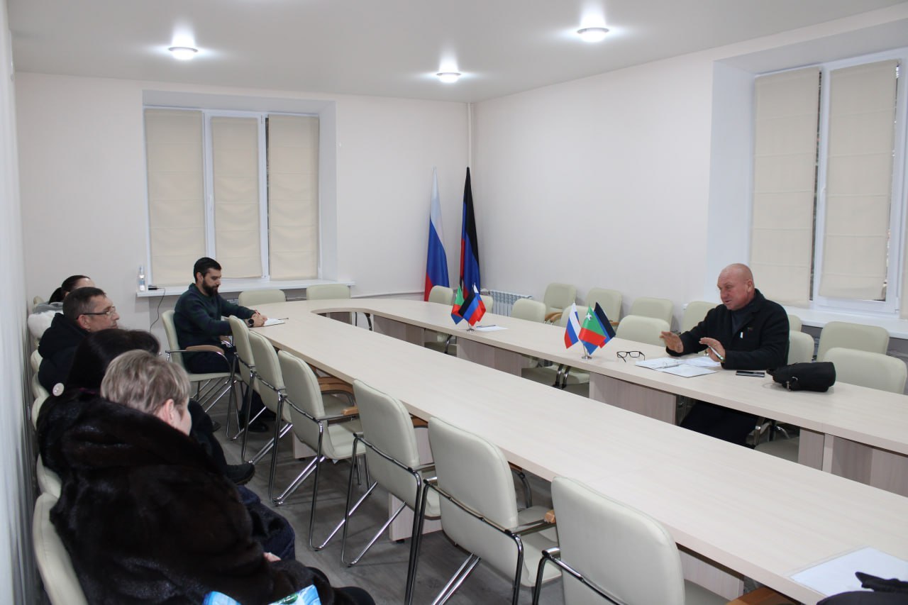 Роман Конев: 12 декабря 2025 года во исполнение поручения Главы Донецкой Народной Республики Дениса Пушилина депутат Горловского городского совета Игорь Толкачёв провёл встречу с населением