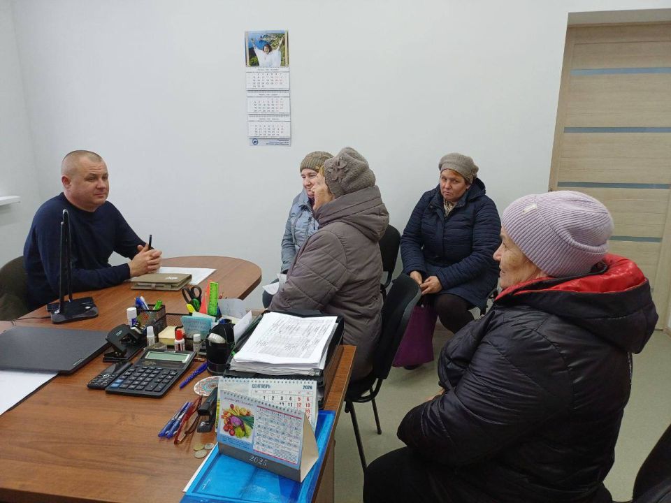 Сегодня провел депутатский приём граждан в с. Анадоль (ДНР, Волновахский м.о.) Сегодня провел депутатский приём граждан в с. Анадоль (ДНР, Волновахский м.о.)