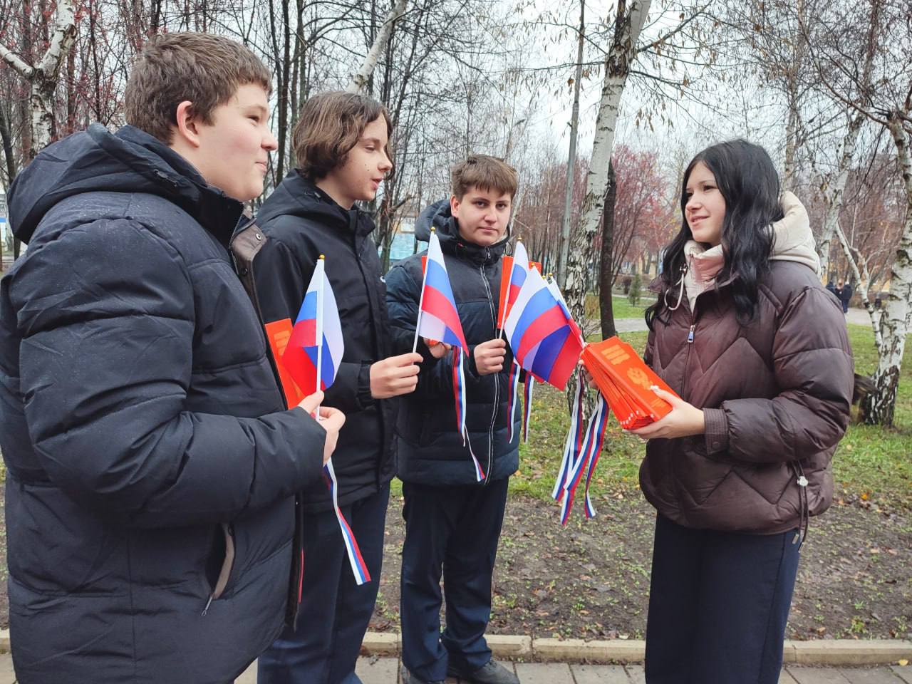 Елена Рязанцева: День Конституции Российской Федерации в Пролетарском районе Елена Рязанцева: День Конституции Российской Федерации в Пролетарском районе