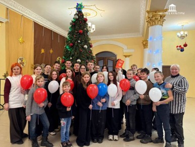 12 декабря Харцызский городской Дворец культуры стал отправной точкой в «Маршруте правового гражданина», распахнув свои двери для тематической акции