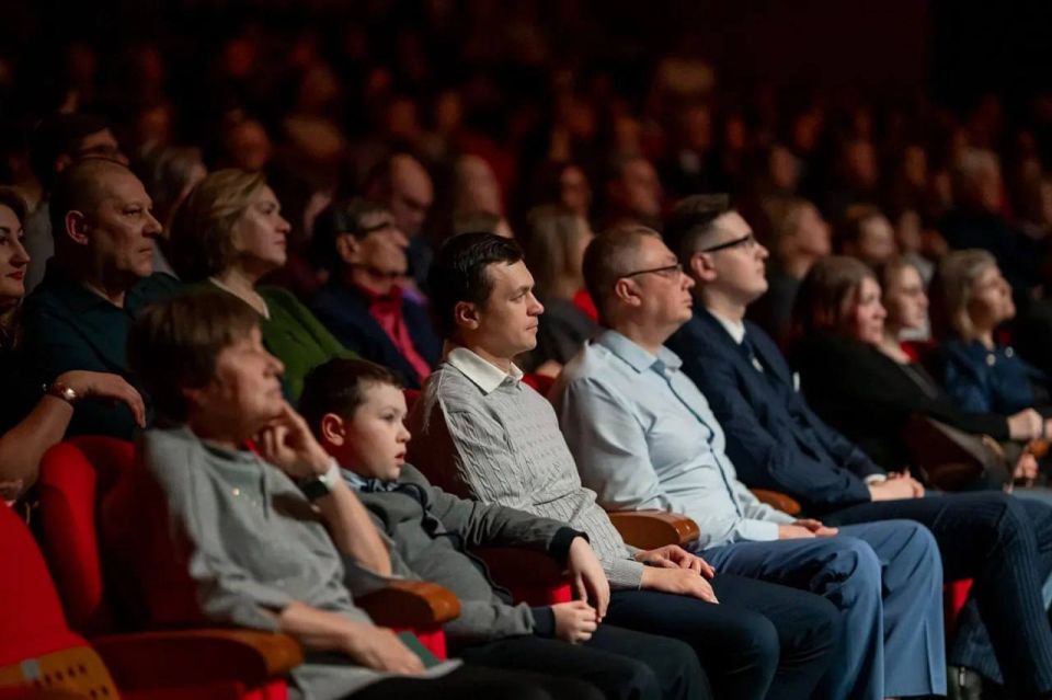 Юные музыканты Донбасса побывали на концерте известного российского пианиста Дениса Мацуева Юные музыканты Донбасса побывали на концерте известного российского пианиста Дениса Мацуева