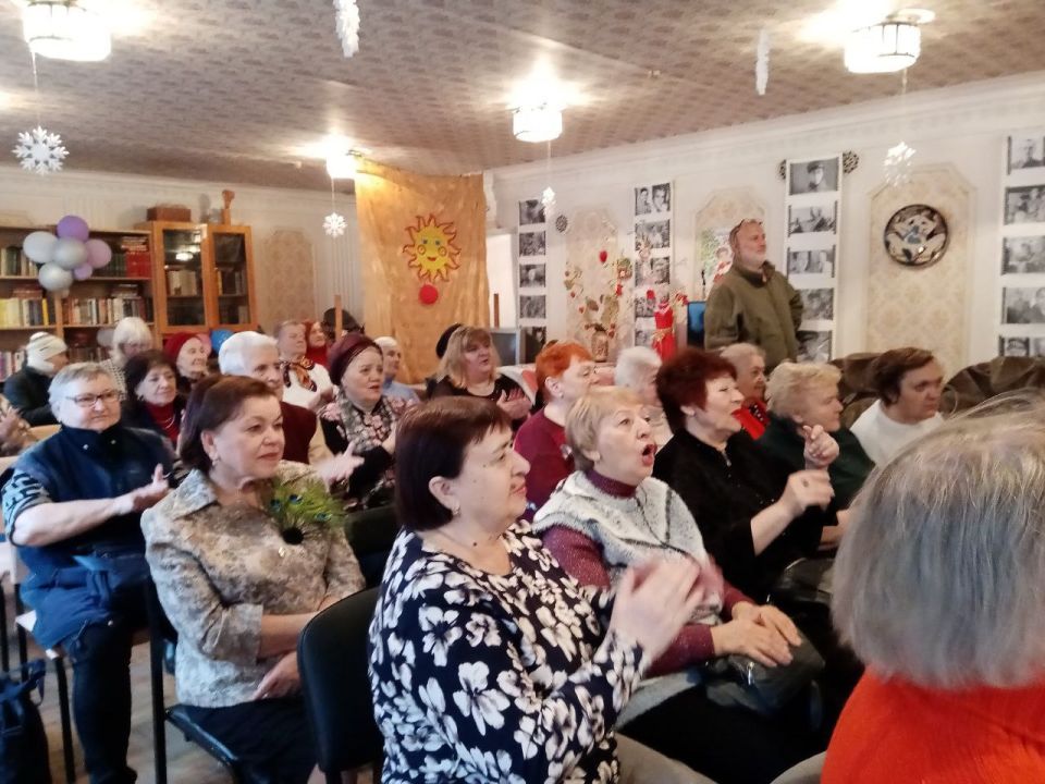 Валентин Левченко: В «Центре социального обслуживания населения Киевского района города Донецка», в рамках празднования Дня Конституции, при содействии вокального коллектива народной песни ДК им.Горького и танцевального... Валентин Левченко: В «Центре социального обслуживания населения Киевского района города Донецка», в рамках празднования Дня Конституции, при содействии вокального коллектива народной песни ДК им.Горького и танцевального...