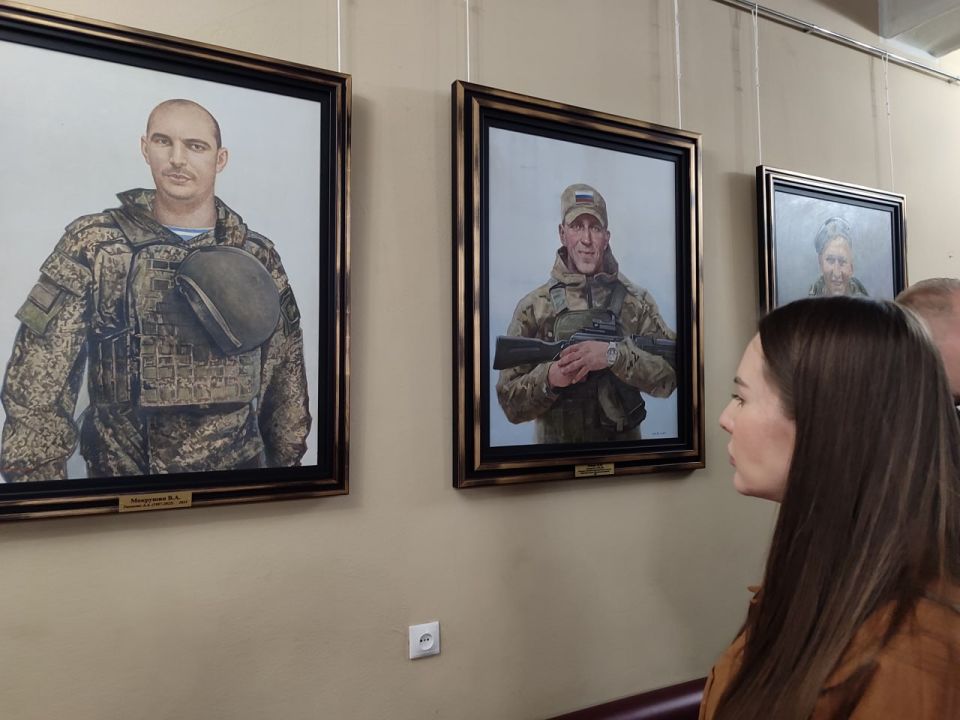 Наша память и наша гордость: выставка ко Дню Героев Отечества Наша память и наша гордость: выставка ко Дню Героев Отечества