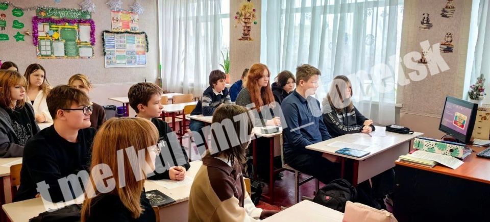 Алексей Кулемзин: 12 декабря – День Конституции Российской Федерации! Алексей Кулемзин: 12 декабря – День Конституции Российской Федерации!