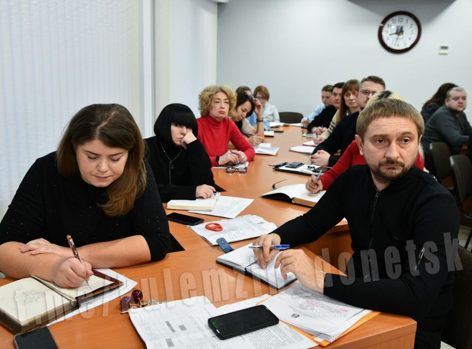 Алексей Кулемзин: Провёл очередное аппаратное совещание с руководителями внутригородских районов и структурных подразделений администрации Алексей Кулемзин: Провёл очередное аппаратное совещание с руководителями внутригородских районов и структурных подразделений администрации