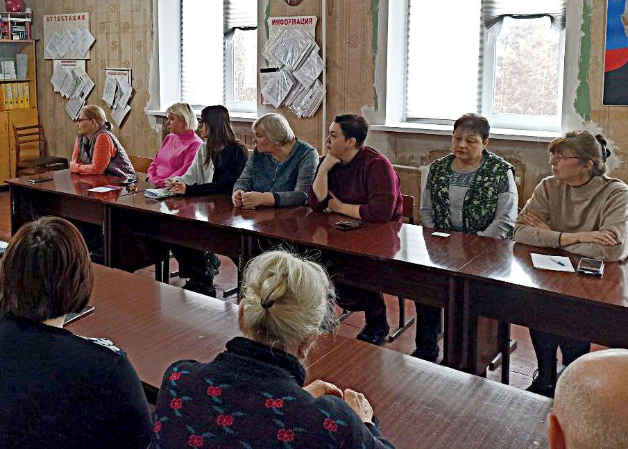 Иван Адамец: Заместитель руководителя Управы Куйбышевского района Елена Строганова совместно с депутатом Донецкого городского совета Сергеем Остапенко провели рабочую встречу с коллективом "Станции Юных Техников №1 г.... Иван Адамец: Заместитель руководителя Управы Куйбышевского района Елена Строганова совместно с депутатом Донецкого городского совета Сергеем Остапенко провели рабочую встречу с коллективом "Станции Юных Техников №1 г....