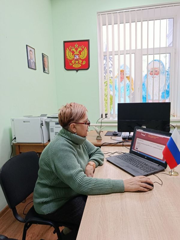 12 декабря, в День Конституции Российской Федерации, сотрудники МБУ "Новотроицкий ДК "Горняк" приняли участие во Всероссийском тесте на знание Конституции РФ, продемонстрировав свою гражданскую позицию и стремление к... 12 декабря, в День Конституции Российской Федерации, сотрудники МБУ "Новотроицкий ДК "Горняк" приняли участие во Всероссийском тесте на знание Конституции РФ, продемонстрировав свою гражданскую позицию и стремление к...