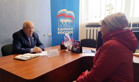 Наталья Бегуненко: В пятницу, 12 декабря, в общественной приёмной партии «Единая Россия» Петровского района г. Донецка состоялся приём граждан