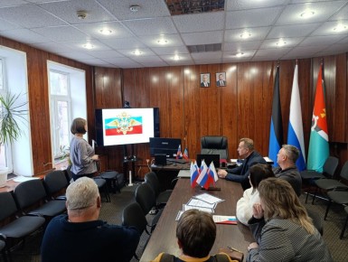 Сегодня, 12 декабря, в День Конституции Российской Федерации, в Администрации округа проведена правовая лекция-викторина «Конституция Российской Федерации»