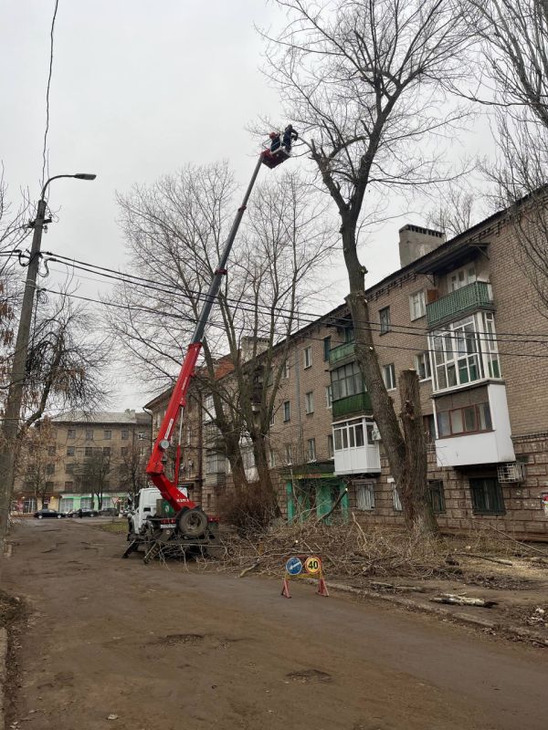 Роман Конев: МУНИЦИПАЛЬНОЕ УНИТАРНОЕ ПРЕДПРИЯТИЕ «ПРОСТОР» АДМИНИСТРАЦИИ ГОРОДСКОГО ОКРУГА ГОРЛОВКА ДОНЕЦКОЙ НАРОДНОЙ РЕСПУБЛИКИ Роман Конев: МУНИЦИПАЛЬНОЕ УНИТАРНОЕ ПРЕДПРИЯТИЕ «ПРОСТОР» АДМИНИСТРАЦИИ ГОРОДСКОГО ОКРУГА ГОРЛОВКА ДОНЕЦКОЙ НАРОДНОЙ РЕСПУБЛИКИ