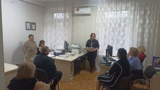 Сегодня депутат Тельмановского муниципального совета, Елизавета Кямилева, провела встречу с сотрудниками управления федерального казначейства по ДНР (отделение № 14)